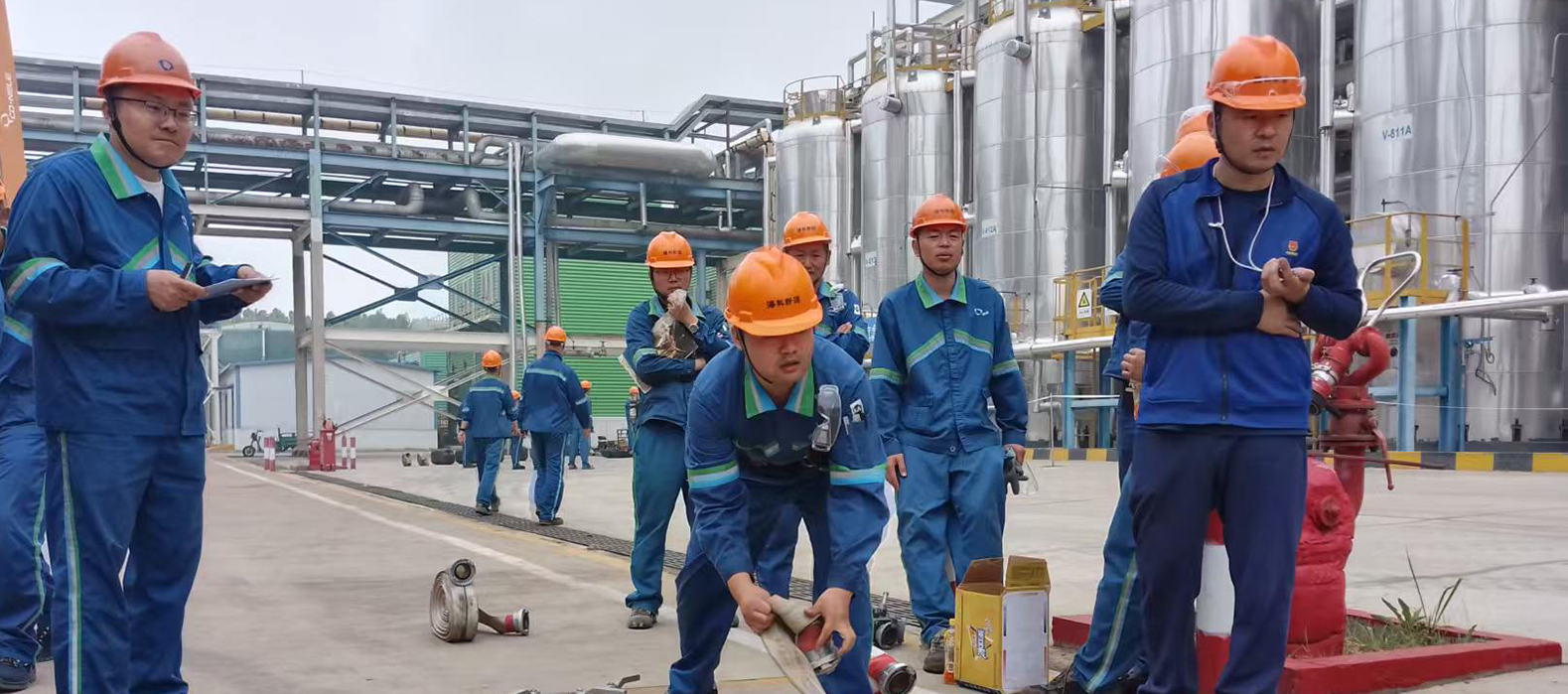 筑牢安全防線，?？菩略窗踩禄顒恿咙c紛呈